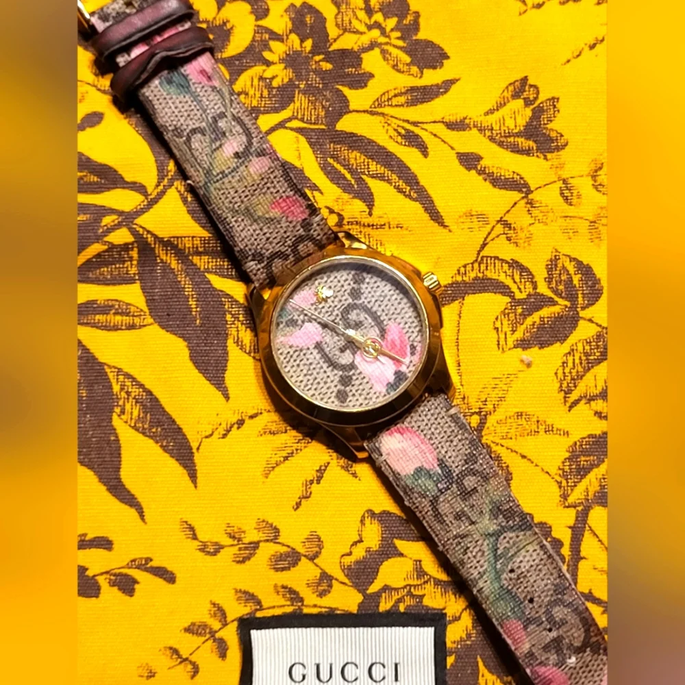 GUCCI LUXURY Statement Watch SWISS MADE QUARTZ - Picture 1 of 6